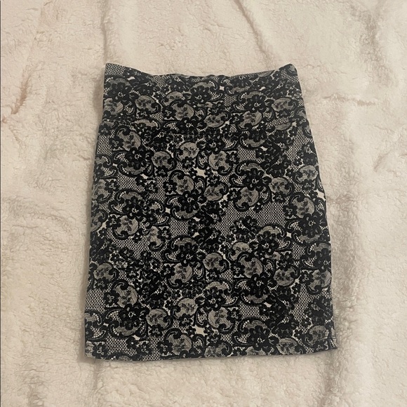 Charlotte Russe Dresses & Skirts - ✨ 3 for $20 Bundle Deal ✨ Charlotte Russe Black and Gray Floral Pencil Skirt